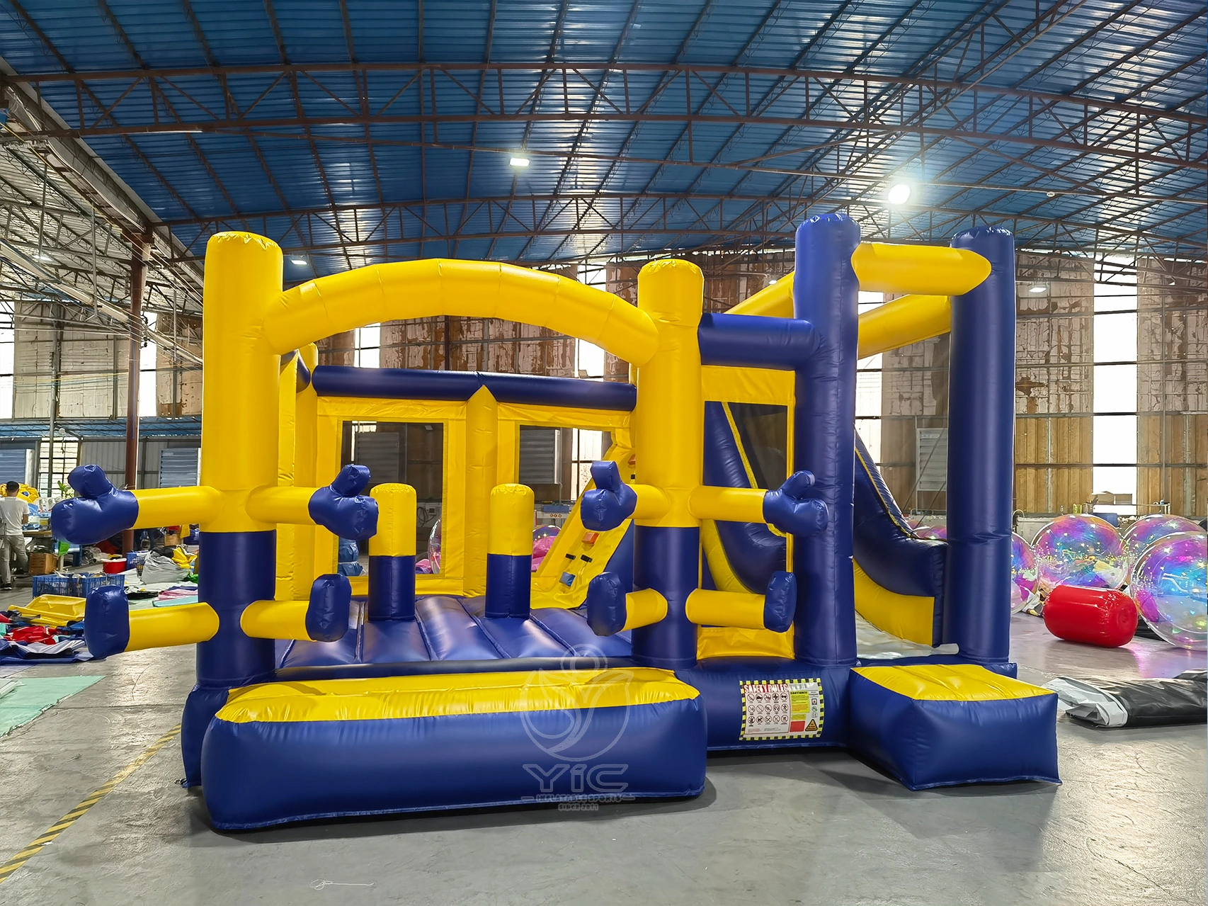 Commercial obstacle course bounce house