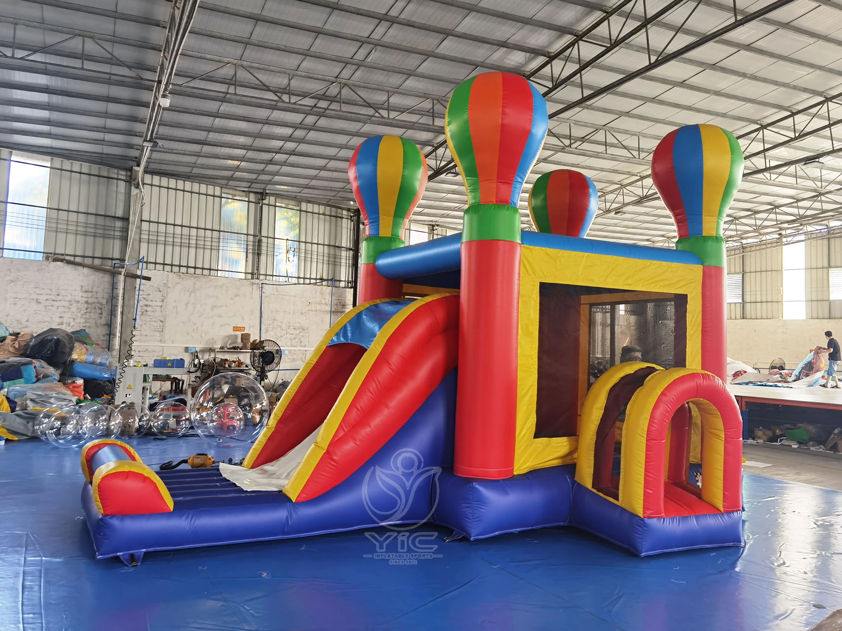 Hot air balloon combo bounce house