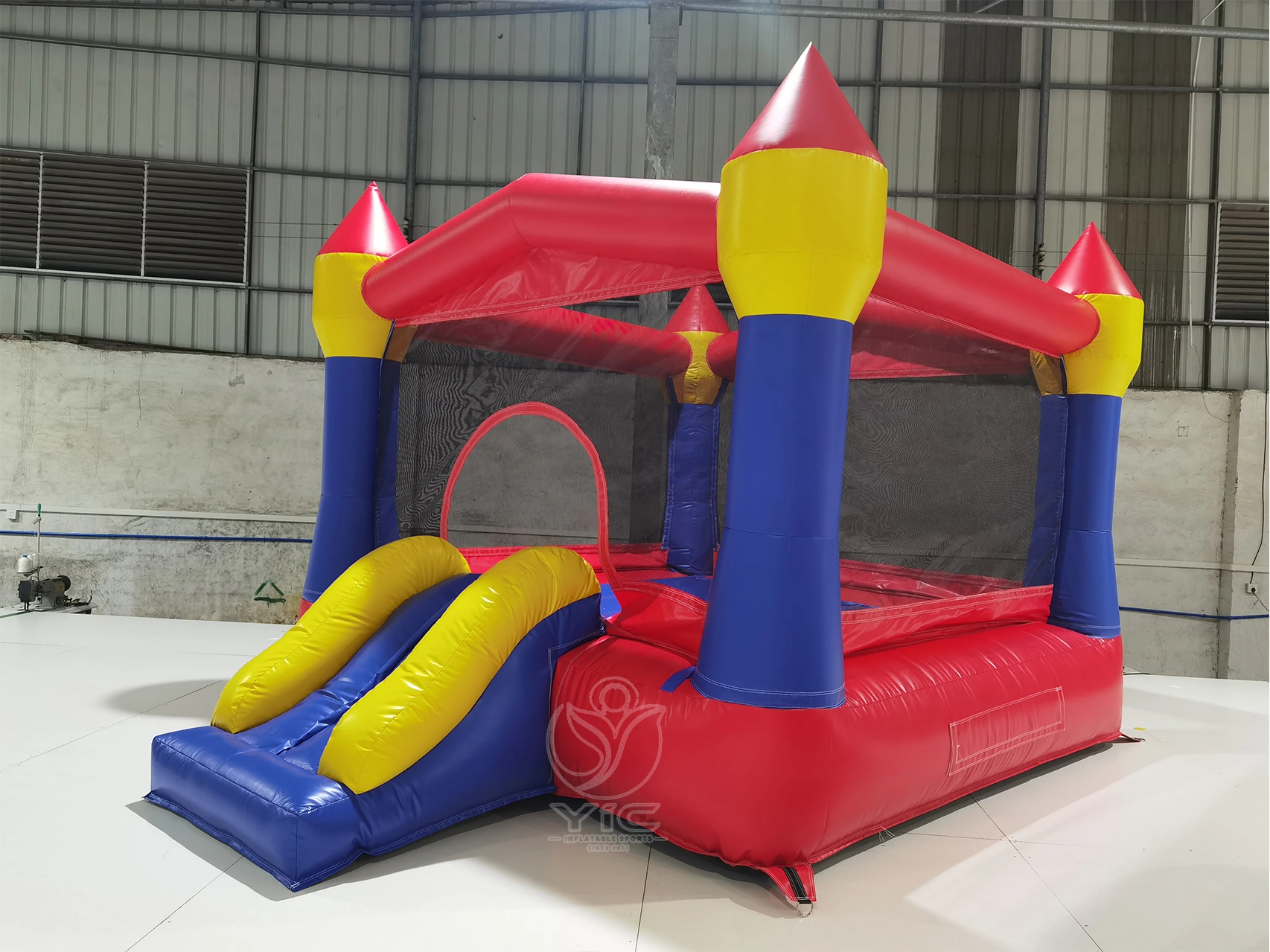 Heavy duty inflatable bounce house