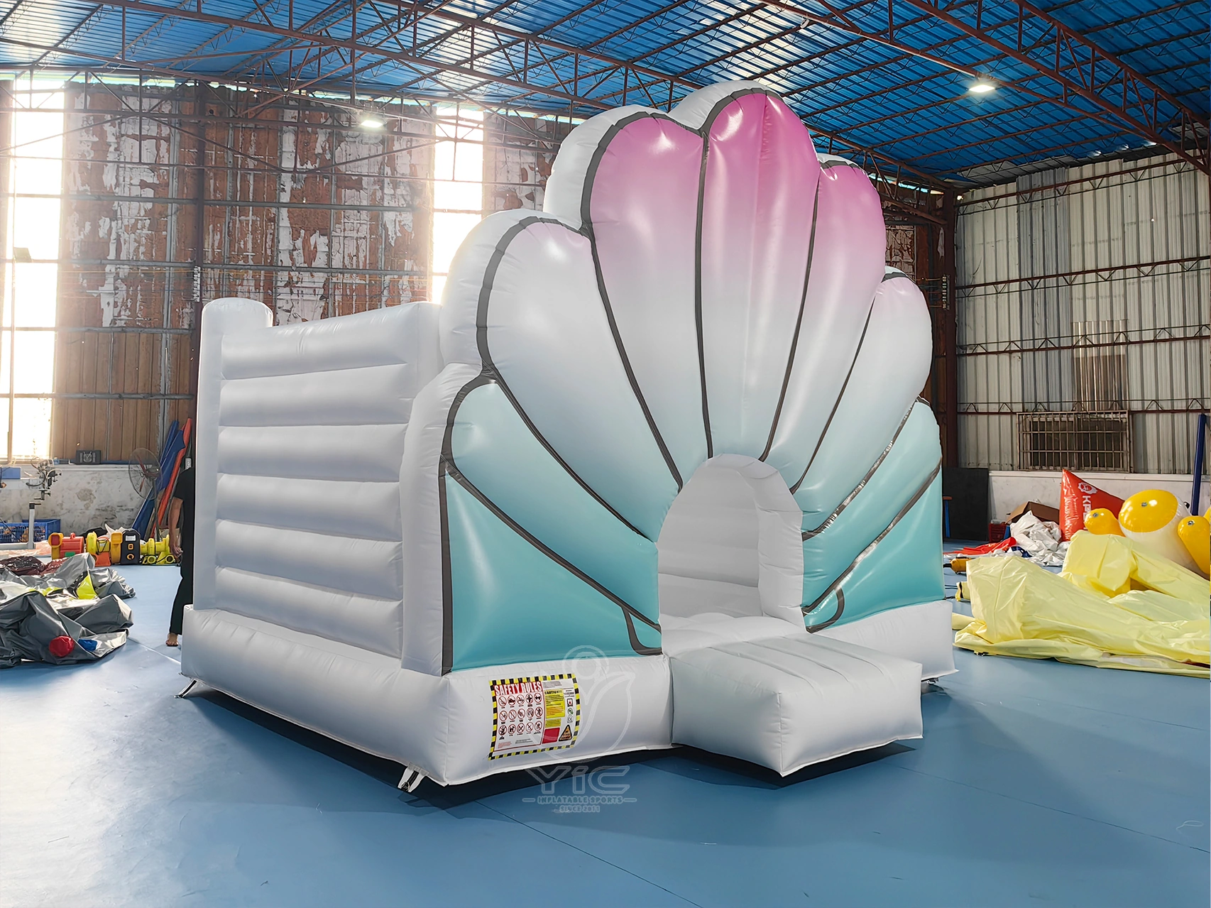 Shell bounce house