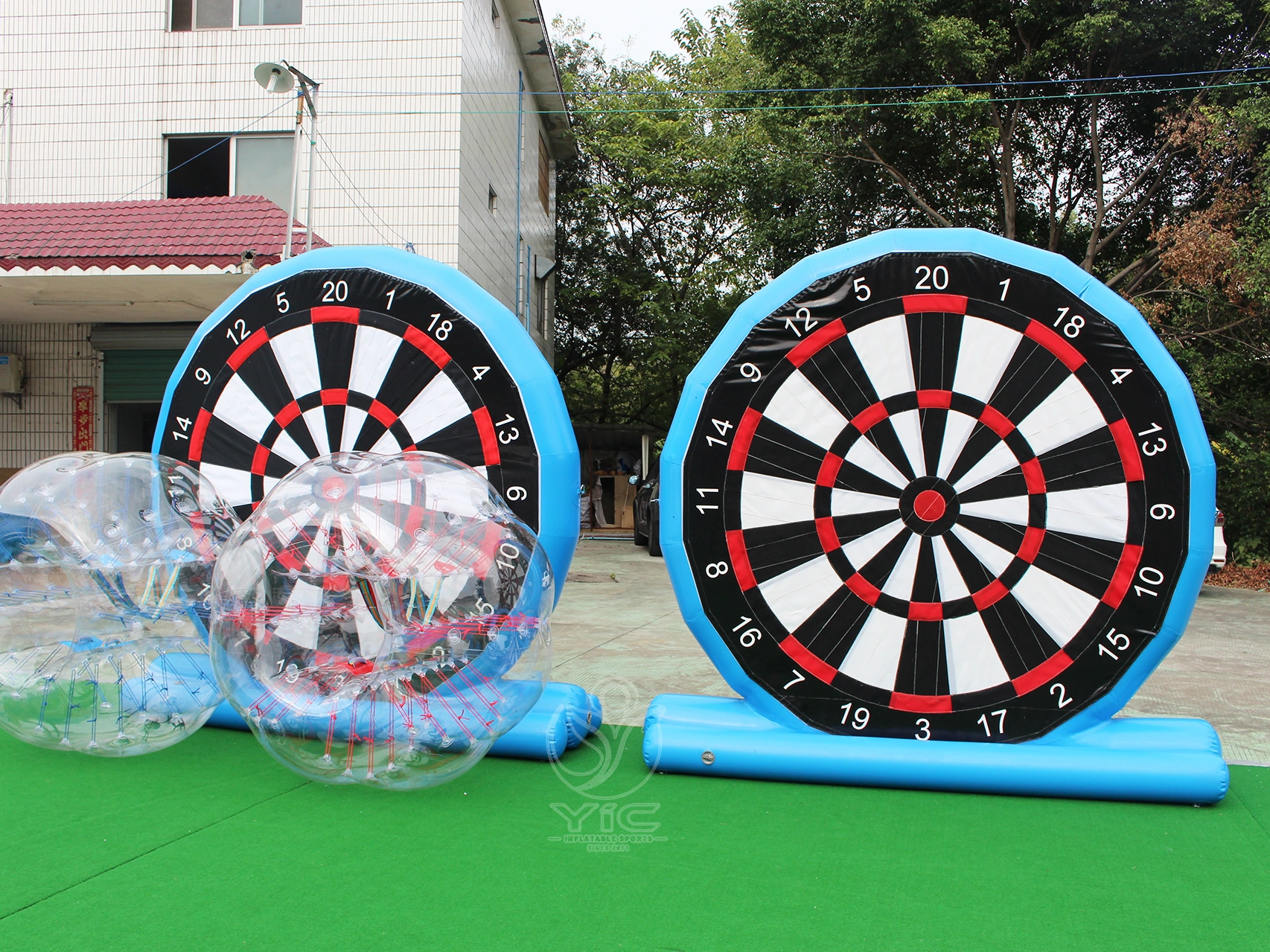 Inflatable dart board product photo 2