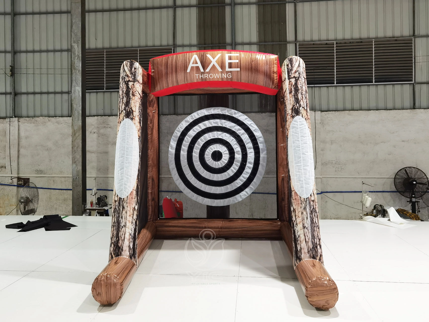 Axe throwing inflatable game