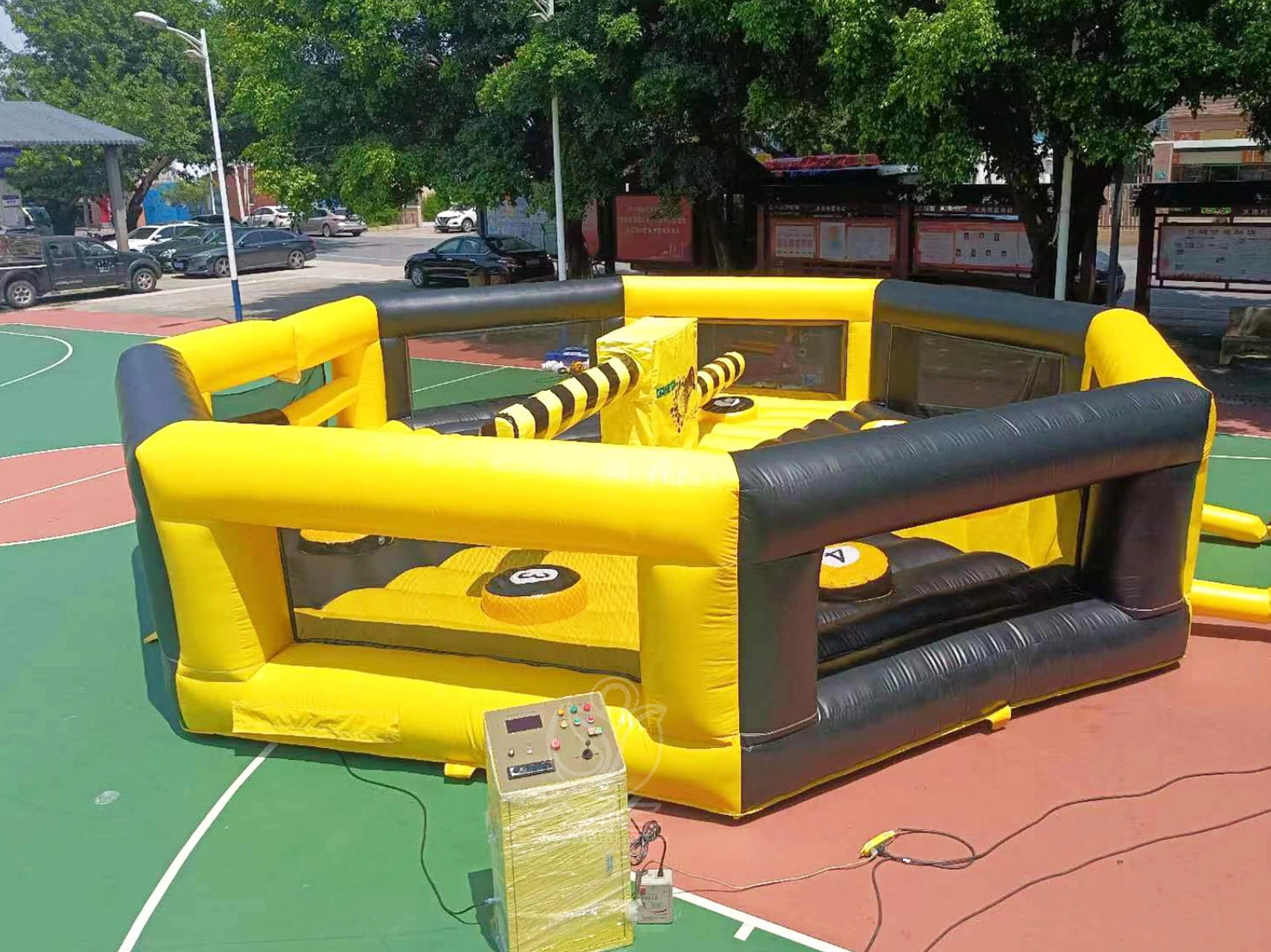 Wipeout game inflatable product photo 2