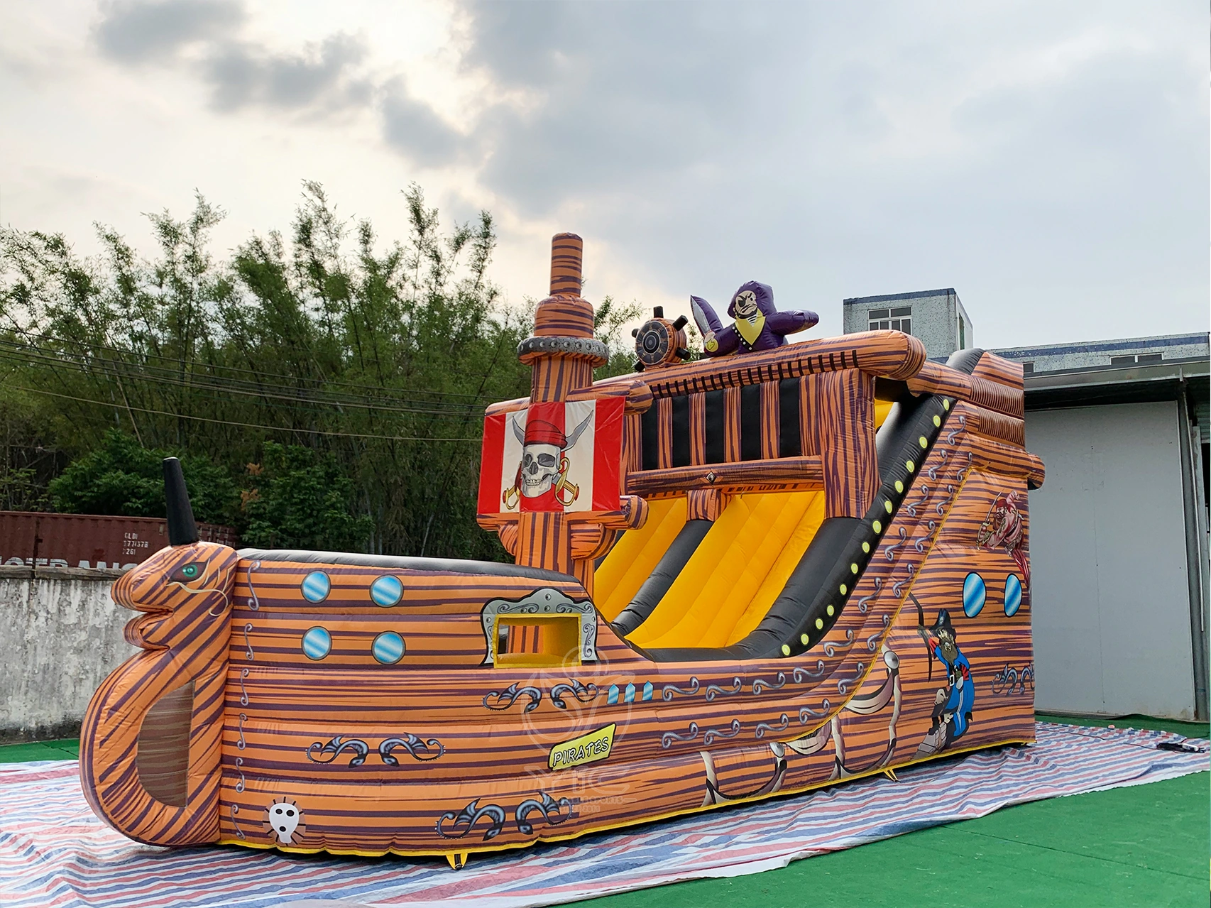 Inflatable pirate ship slide product photo 2