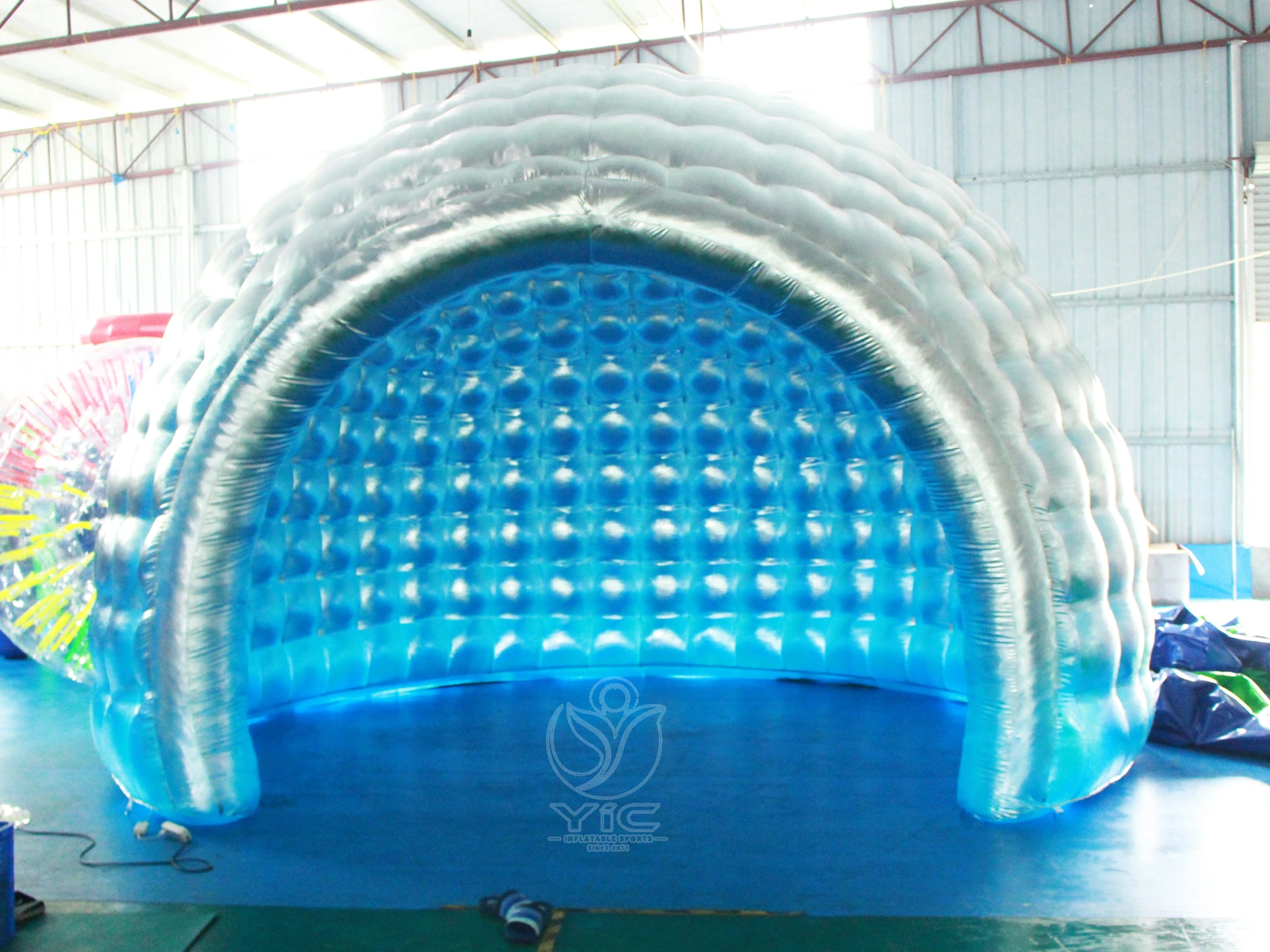 Heavy duty portable shelter